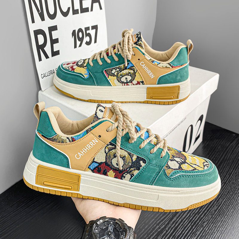 Niche-style summer skate-style sneakers—trendy, sporty shoes for students.