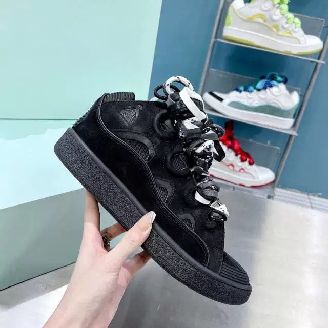 Athletic skate shoes