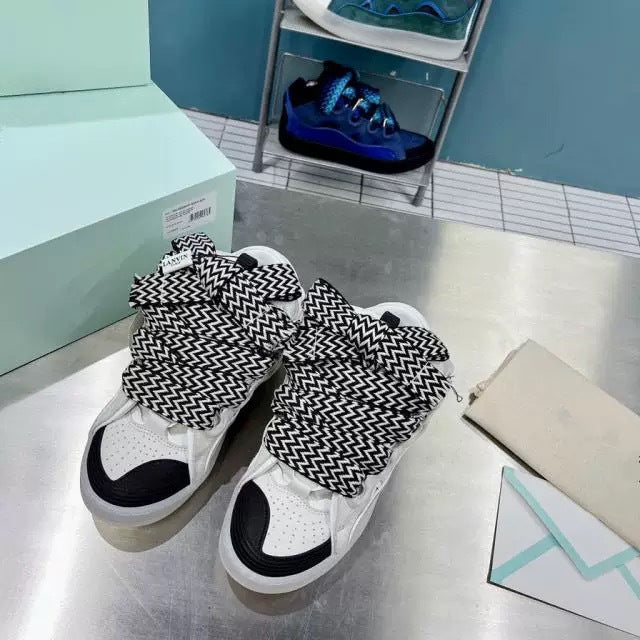 Athletic skate shoes